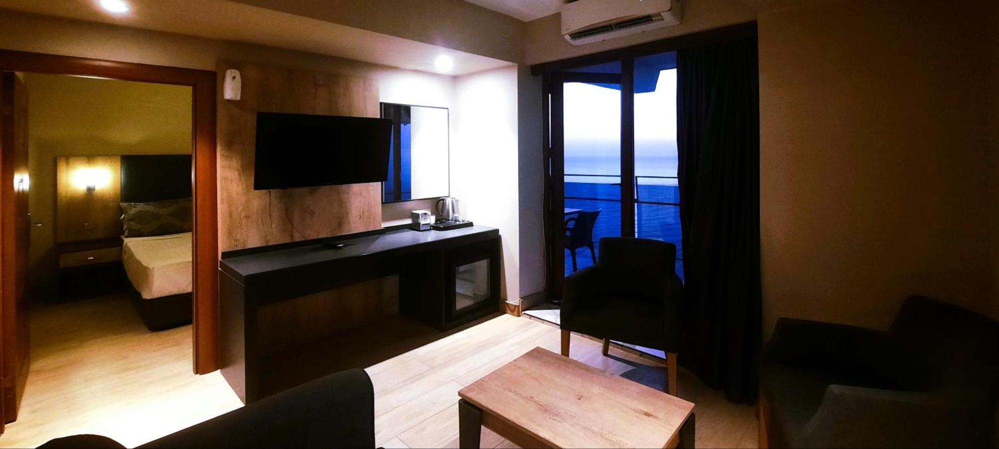 Ashtal Beach Hotel Batum Dış mekan fotoğraf