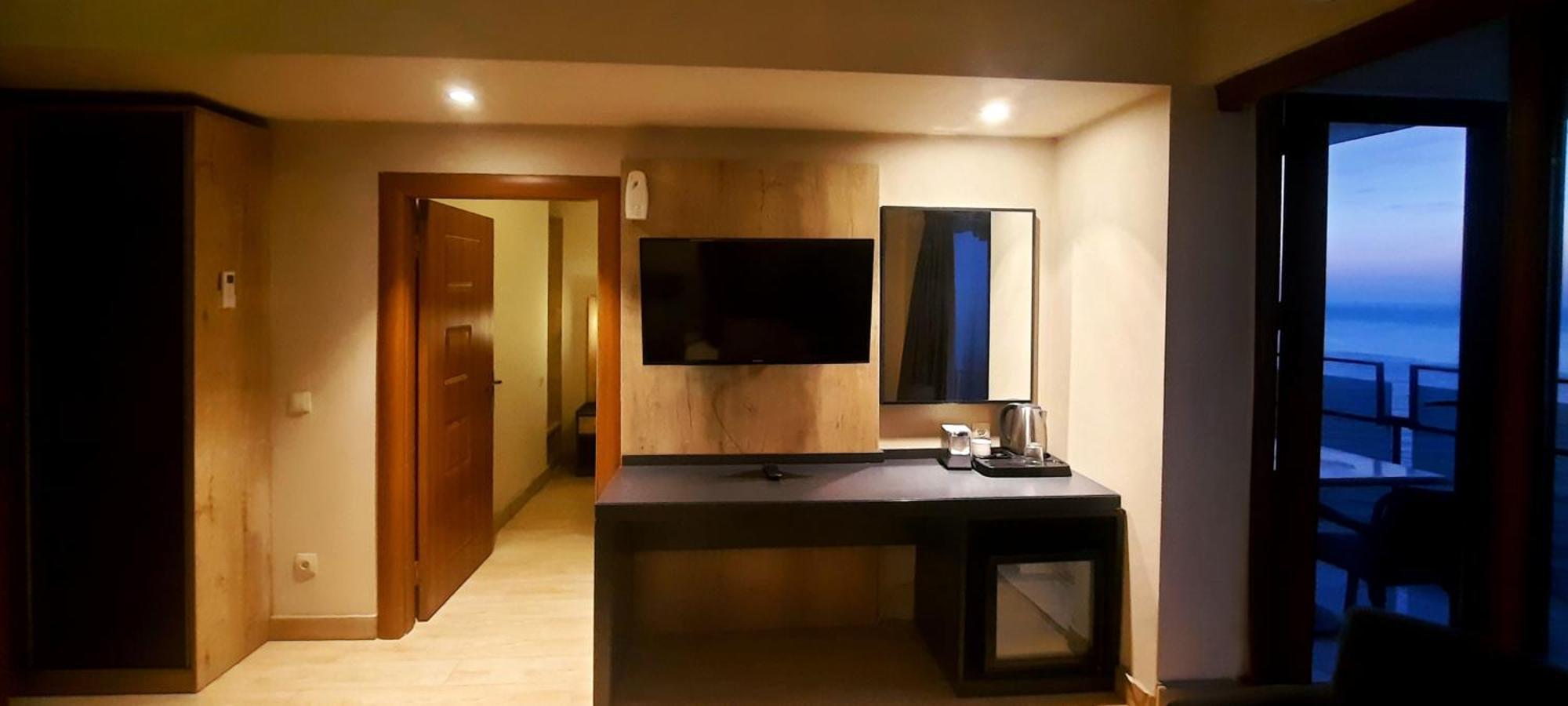 Ashtal Beach Hotel Batum Dış mekan fotoğraf