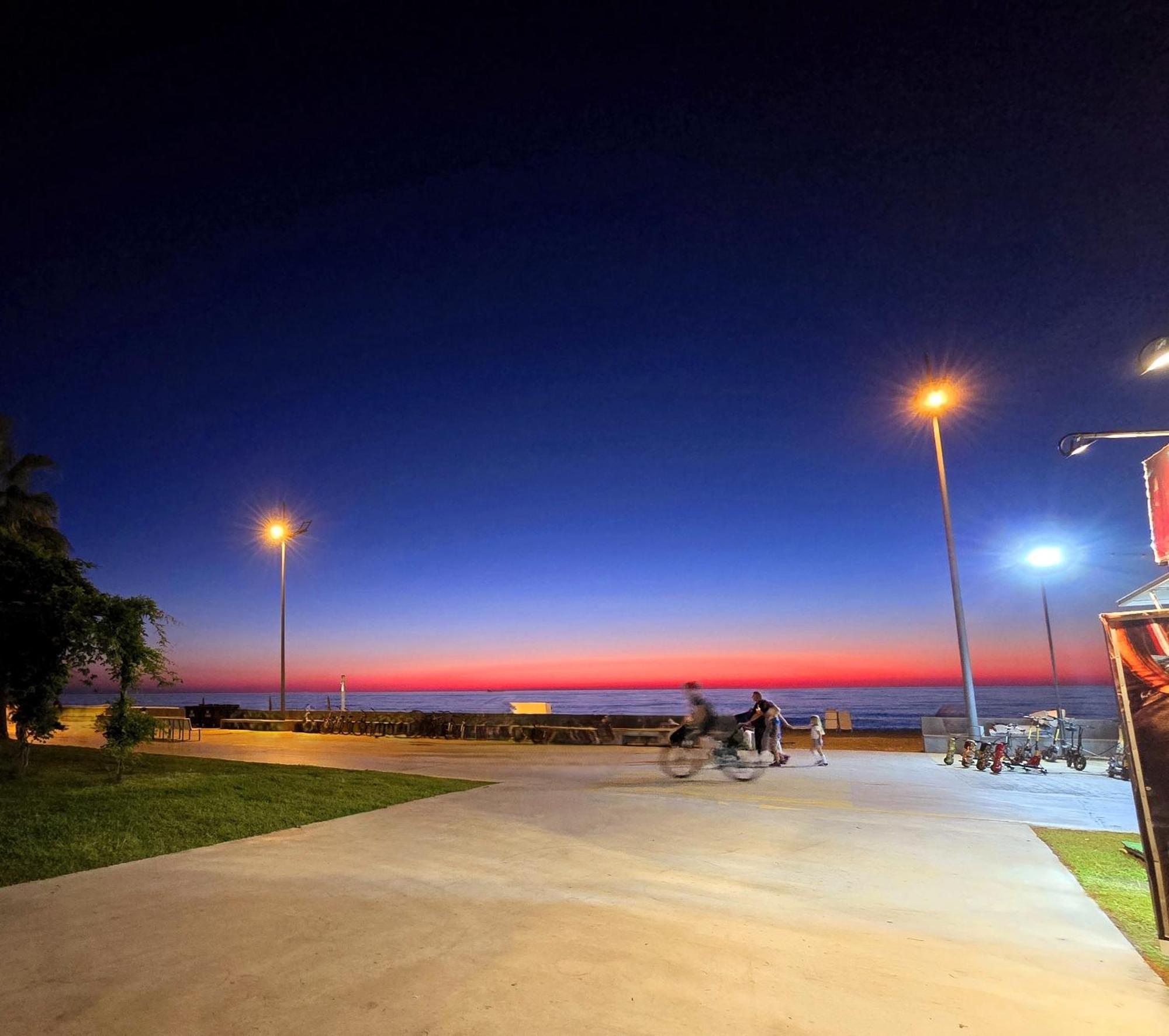 Ashtal Beach Hotel Batum Dış mekan fotoğraf