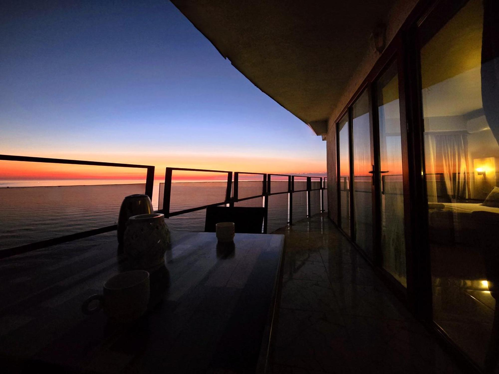 Ashtal Beach Hotel Batum Dış mekan fotoğraf